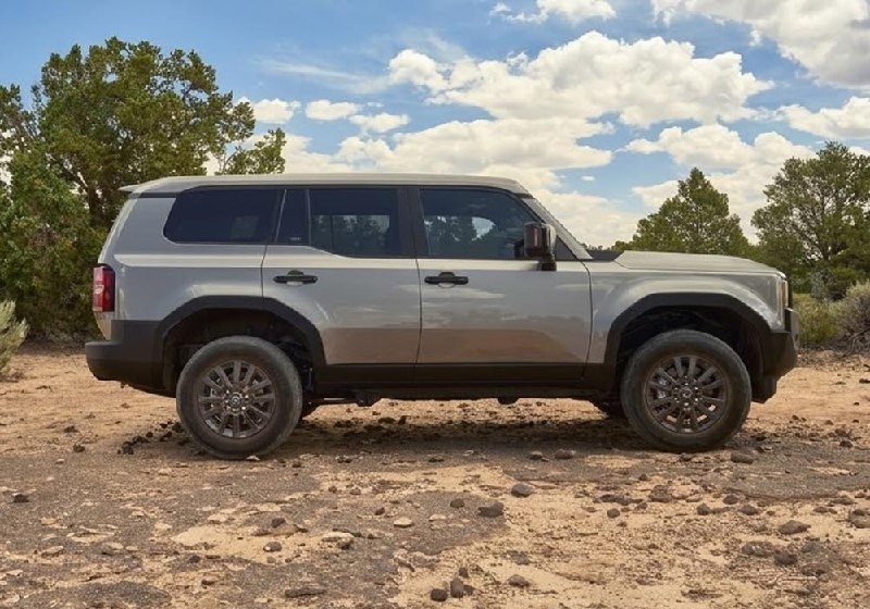 Toyota отзывает 105 794 Land Cruiser J250 из-за риска возгорания
