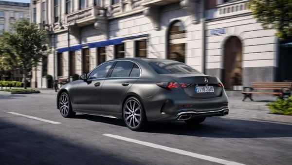 Mercedes-Benz готовит два C 63: с ДВС и электрический