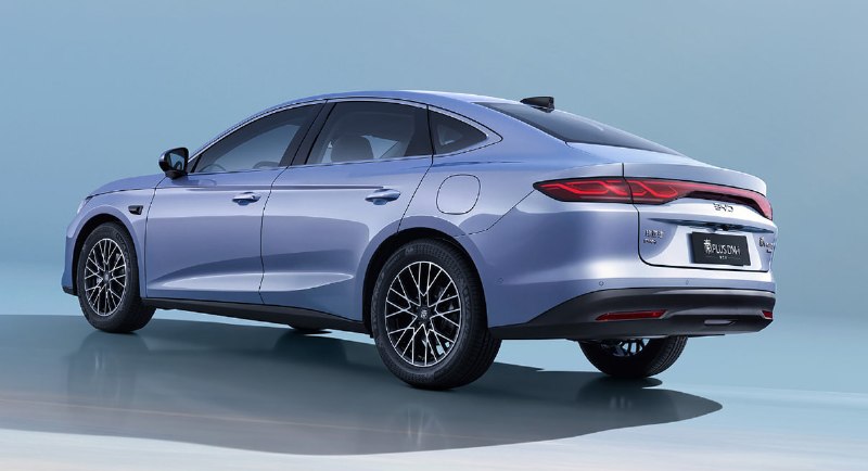 BYD рассекретила салон обновлённого гибрида Qin Plus BYD рассекретила салон обновлённого гибрида Qin Plus