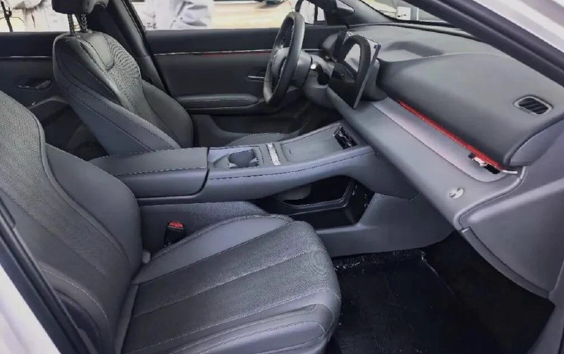 BYD рассекретила салон обновлённого гибрида Qin Plus BYD рассекретила салон обновлённого гибрида Qin Plus