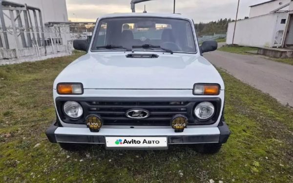 В России продают редкий длиннобазный пикап Lada Niva ВАЗ-2329