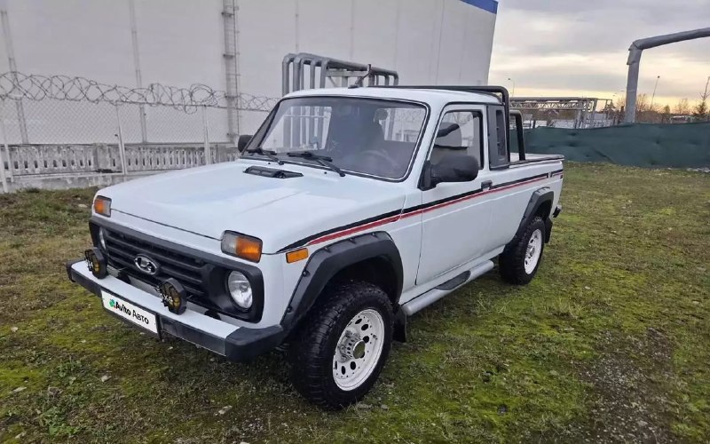 В России продают редкий длиннобазный пикап Lada Niva ВАЗ-2329