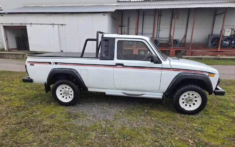 В России продают редкий длиннобазный пикап Lada Niva ВАЗ-2329
