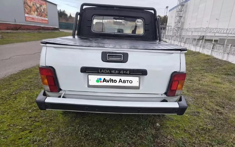 В России продают редкий длиннобазный пикап Lada Niva ВАЗ-2329