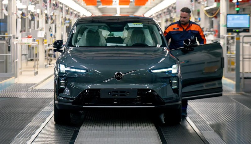 Volvo Cars сокращает 2500 сотрудников на фоне убытков и обвала акций