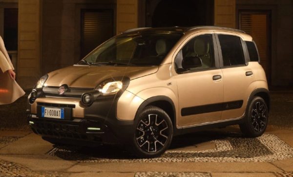 Fiat Pandina Tributo Autobianchi: эксклюзивный декор и мягкий гибрид за 16 900 евро