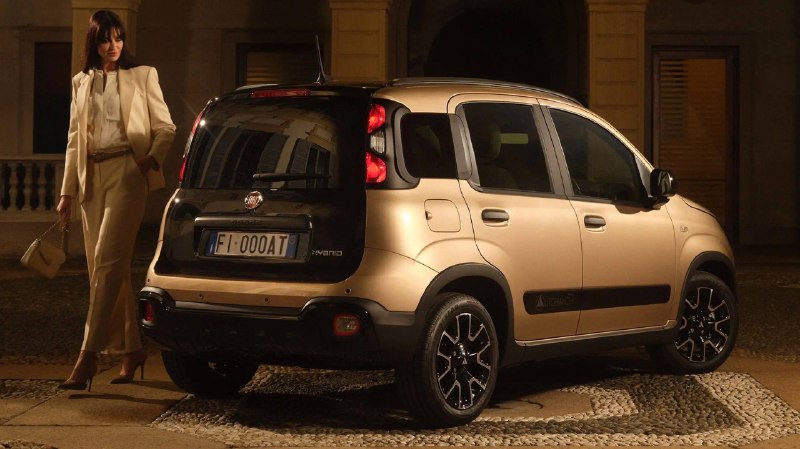 Fiat Pandina Tributo Autobianchi: эксклюзивный декор и мягкий гибрид за 16 900 евро
