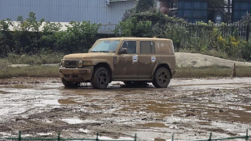 Esteo V25: кроссовер протестировали на реальном бездорожье