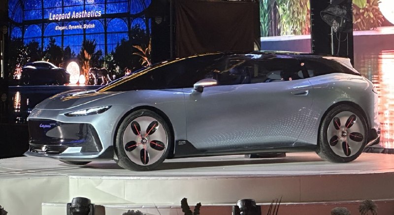 Chery показала концепт Lepas Aura с дисплеем вместо решётки радиатора Chery показала концепт Lepas Aura с дисплеем вместо решётки радиатора