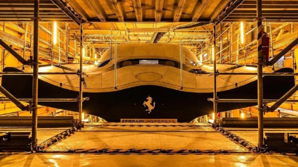 Ferrari Hypersail: готов углепластиковый корпус 30-метровой суперъяхты