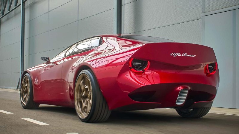 Alfa Romeo Cuorerosso: интерьер без центрального экрана