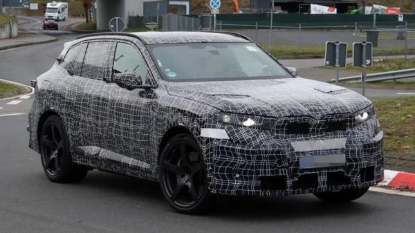 BMW готовит электрический X5 M мощностью до 900 л.с.