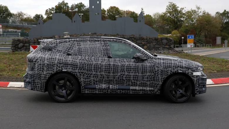 BMW готовит электрический X5 M мощностью до 900 л.с.