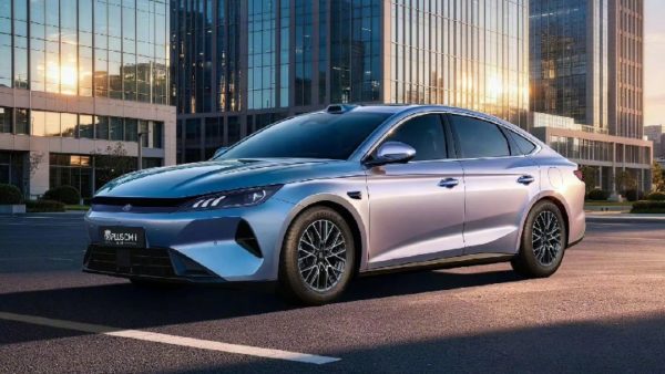 BYD Qin Plus DM-i: гибрид по цене Гранты с запасом хода 2290 км