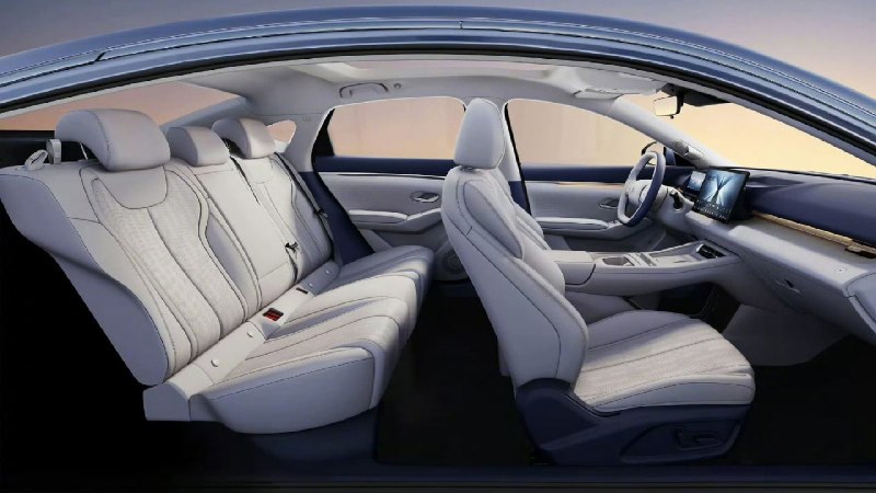 BYD Qin Plus DM-i: гибрид по цене Гранты с запасом хода 2290 км